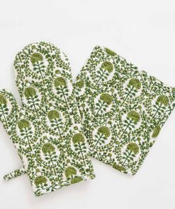 Caroline Green Oven Mitt Set