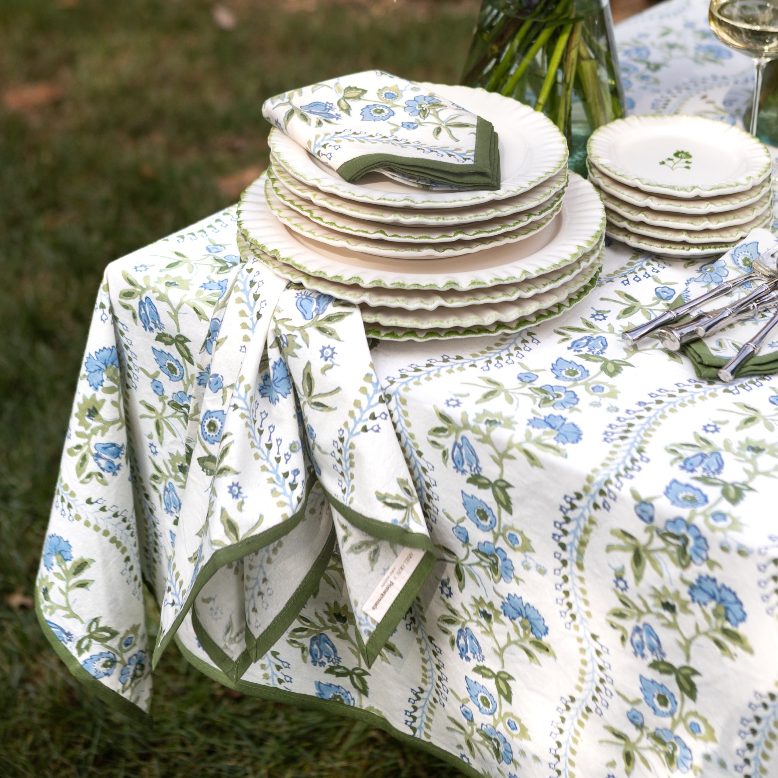 Ariel Okin Charlie Scroll Tablecloth - Image 2